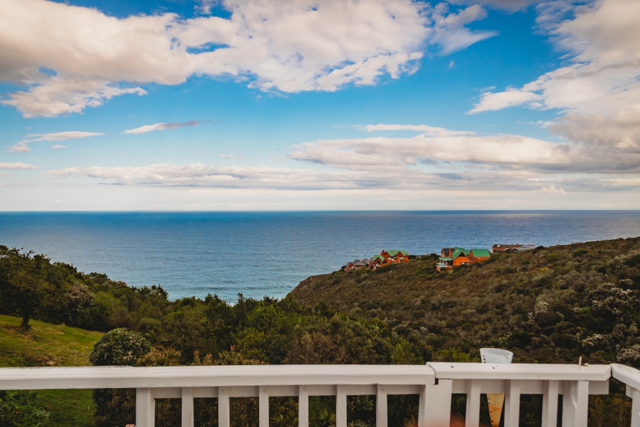 5 Bedroom Property for Sale in Herolds Bay Western Cape